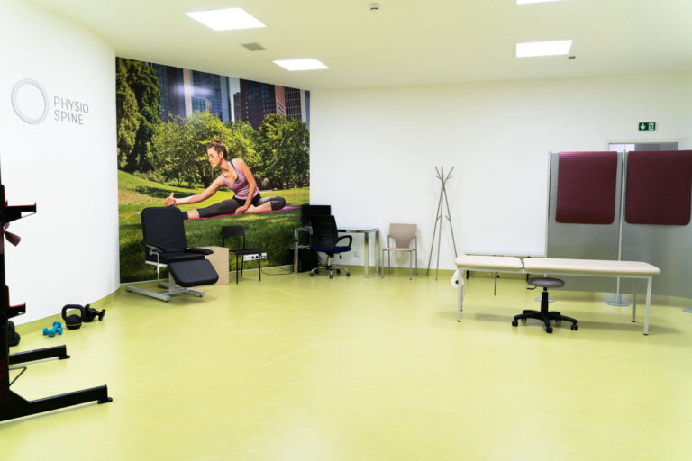 Espaço de fisioterapia e reabilitação da coluna no Spine Center em Coimbra